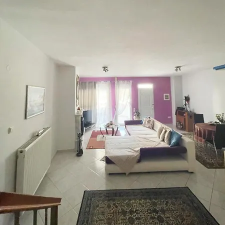 Ekali Néa Péramos